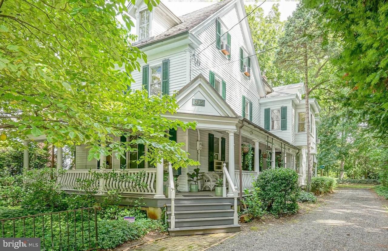 315 Chestnut St - Photo 2 of 33