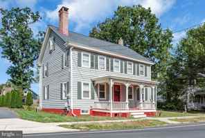 featured image of 459 Main St