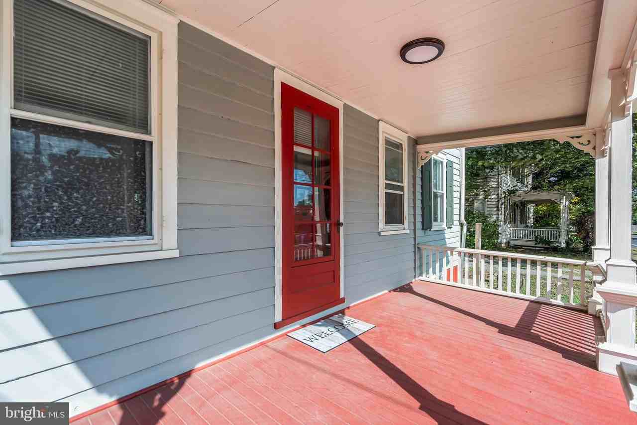 459 Main St - Photo 4 of 35