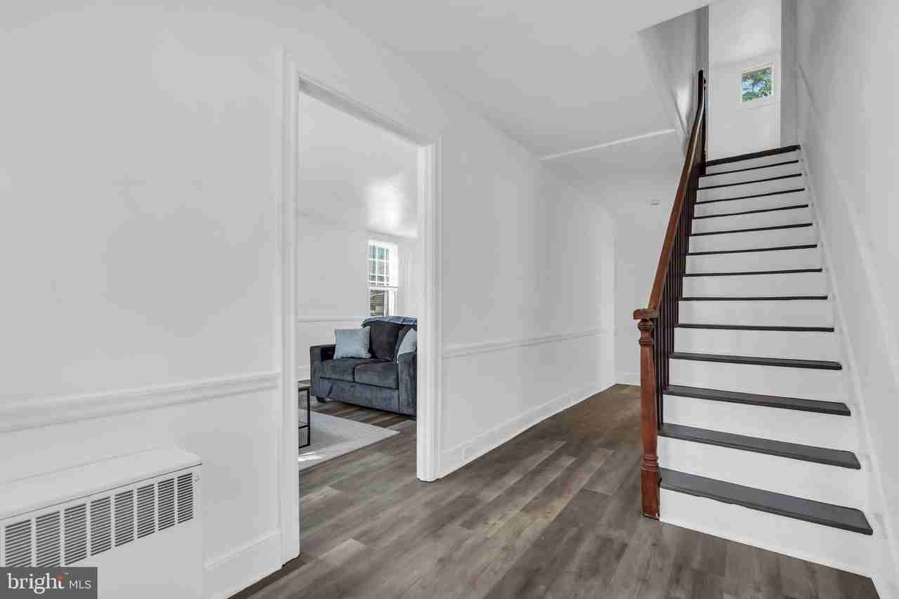 459 Main St - Photo 5 of 35