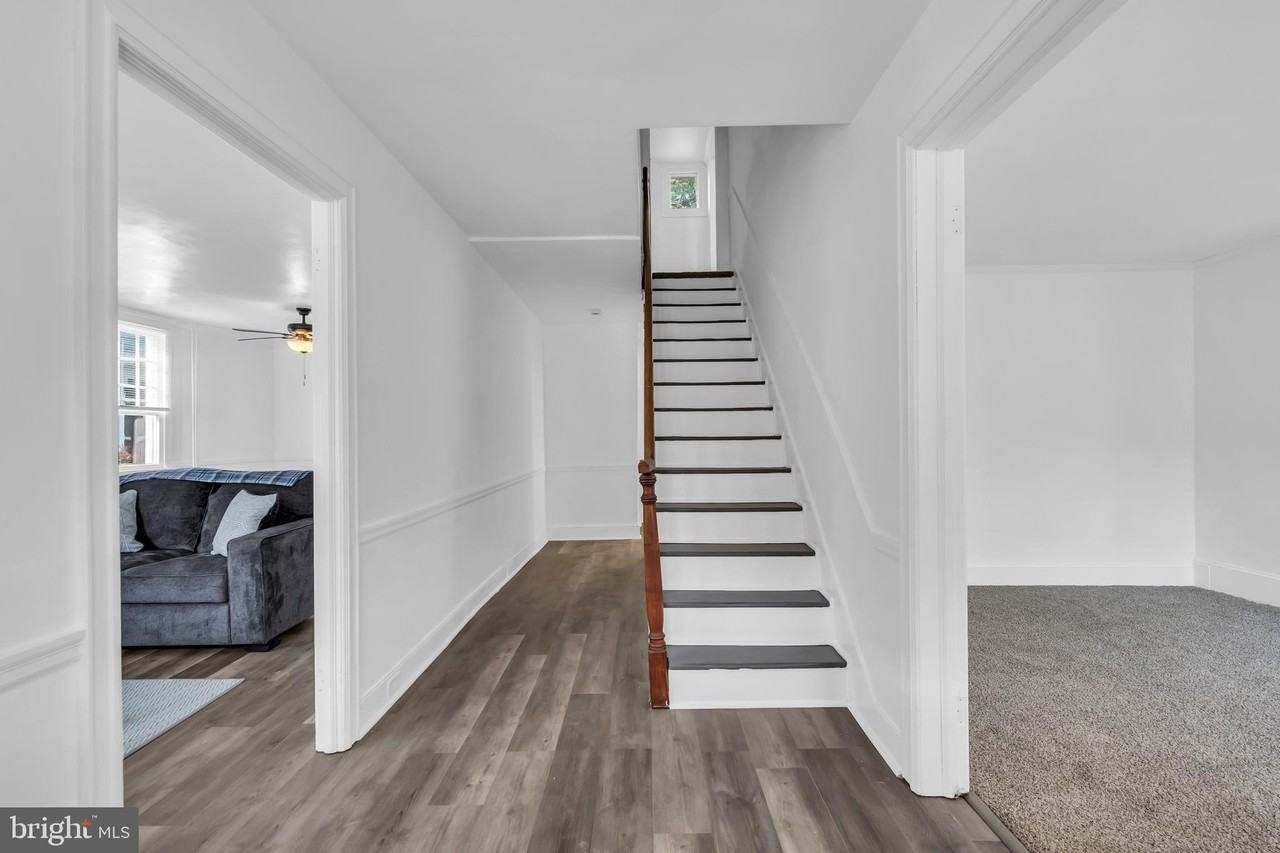 459 Main St - Photo 6 of 35