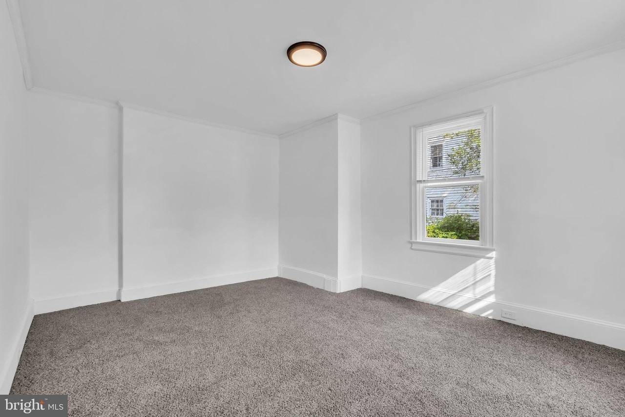 459 Main St - Photo 7 of 35