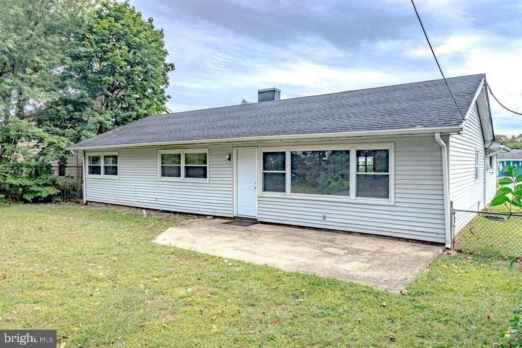 9 Bloomfield Lane - Photo 3 of 23