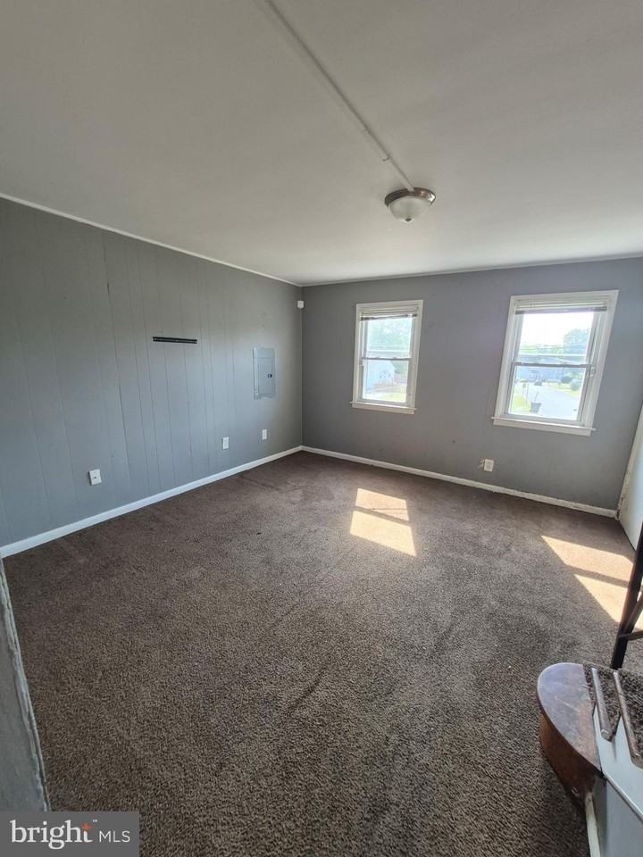 1501 1501--03 MOUNT HOLLY Road unit: 3 #3 - Photo 3 of 6