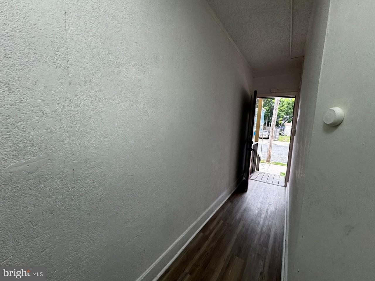 323 Vine St E Unit B #B - Photo 2 of 27