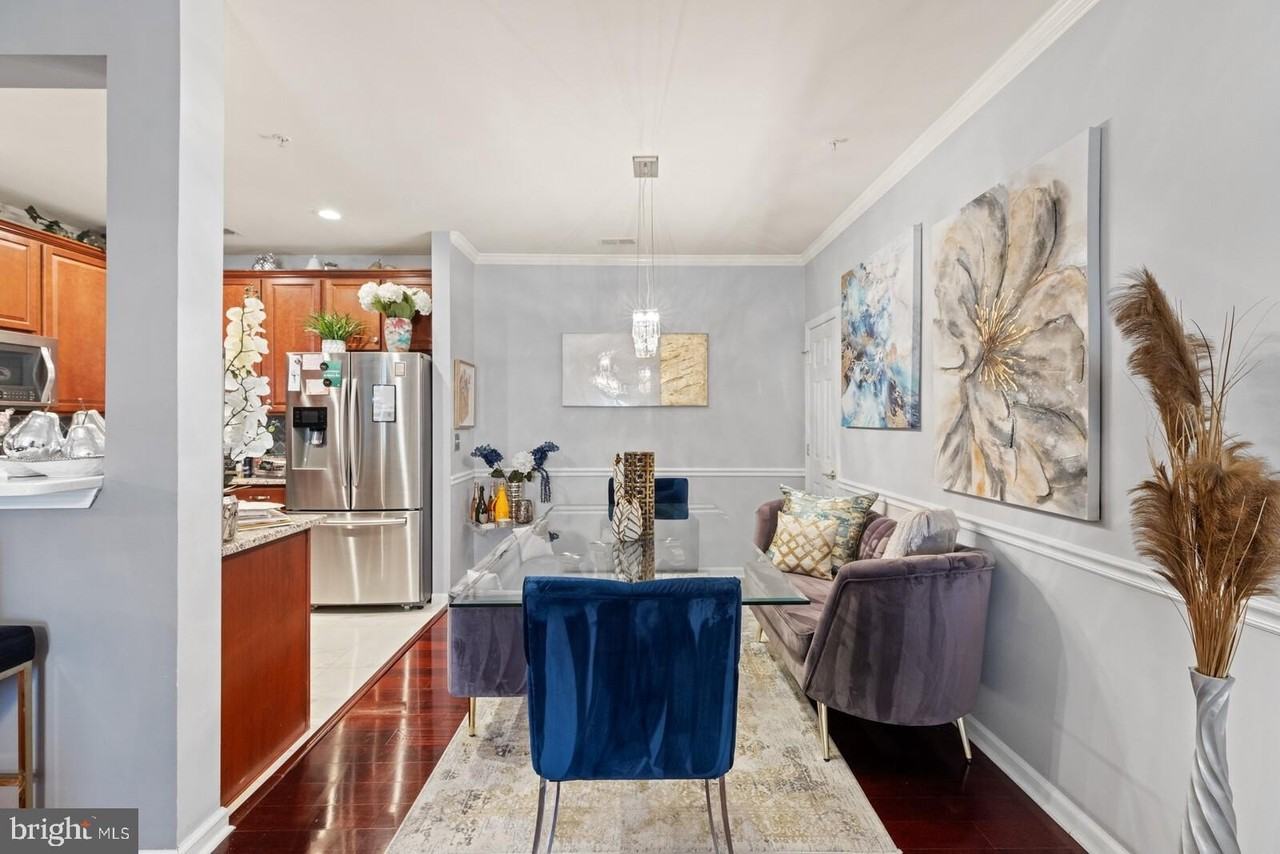 4021 4021 DERBY Court - Photo 2 of 25