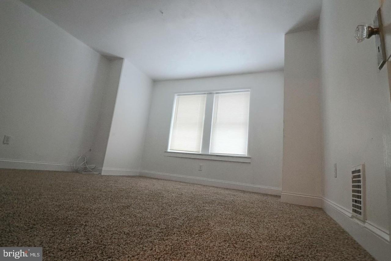 506 Ridgeway St - Photo 7 of 10