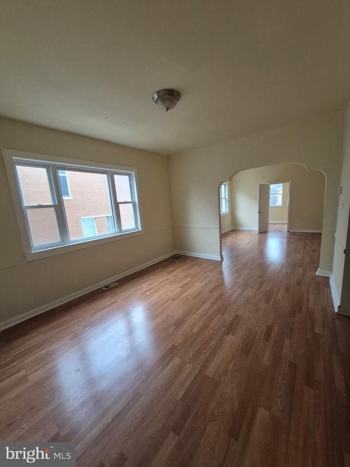 1245 Empire Ave #1 - Photo 2 of 7