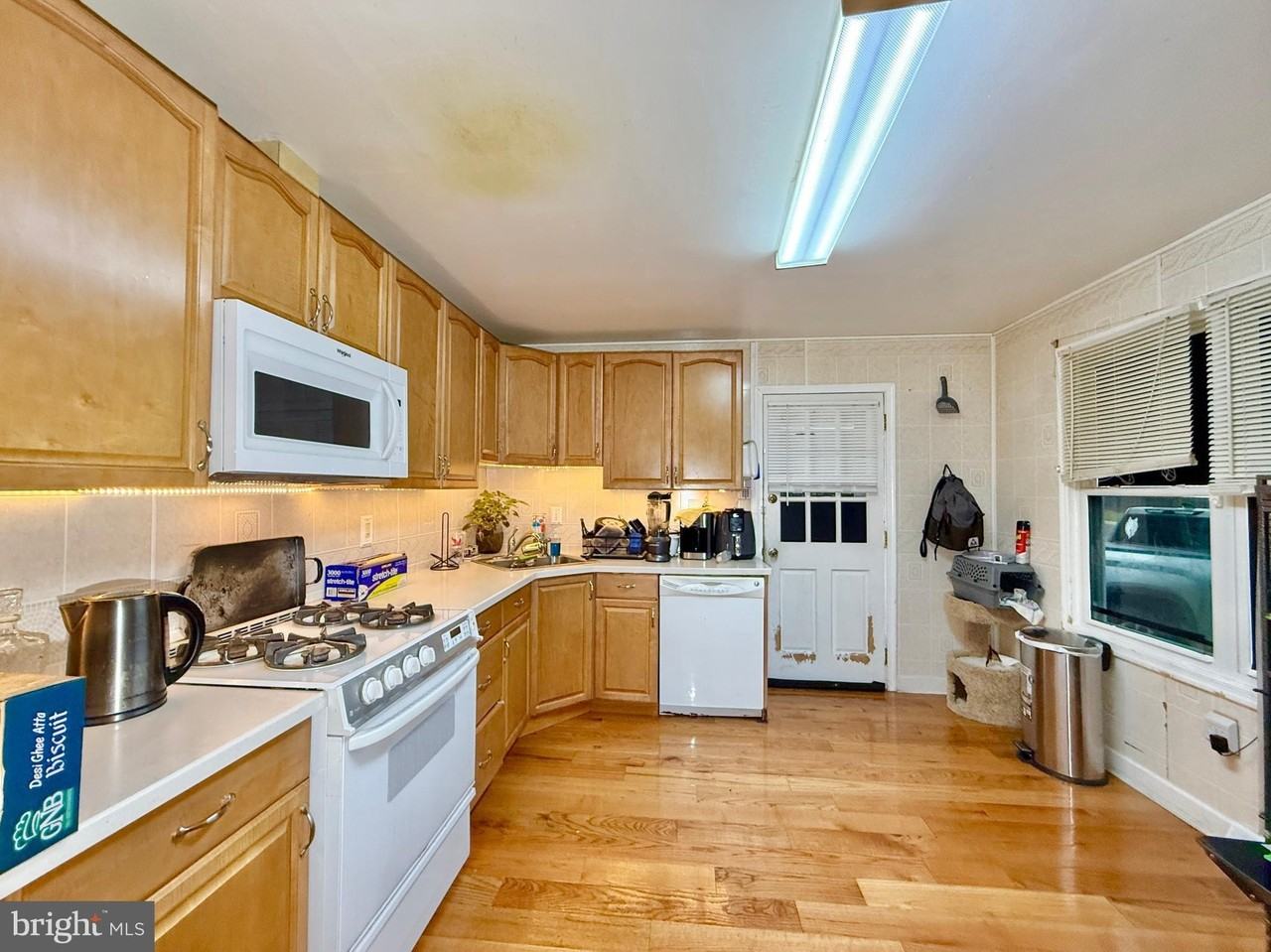 322 7th Ave - Photo 2 of 11