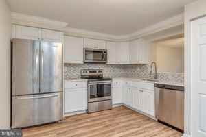 featured image of 6 Victoria Manor Ct #6