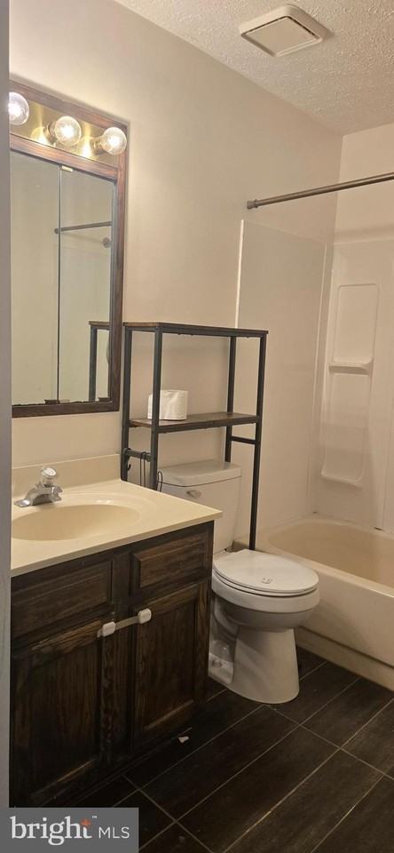 134 Kenwood Dr - Photo 6 of 9