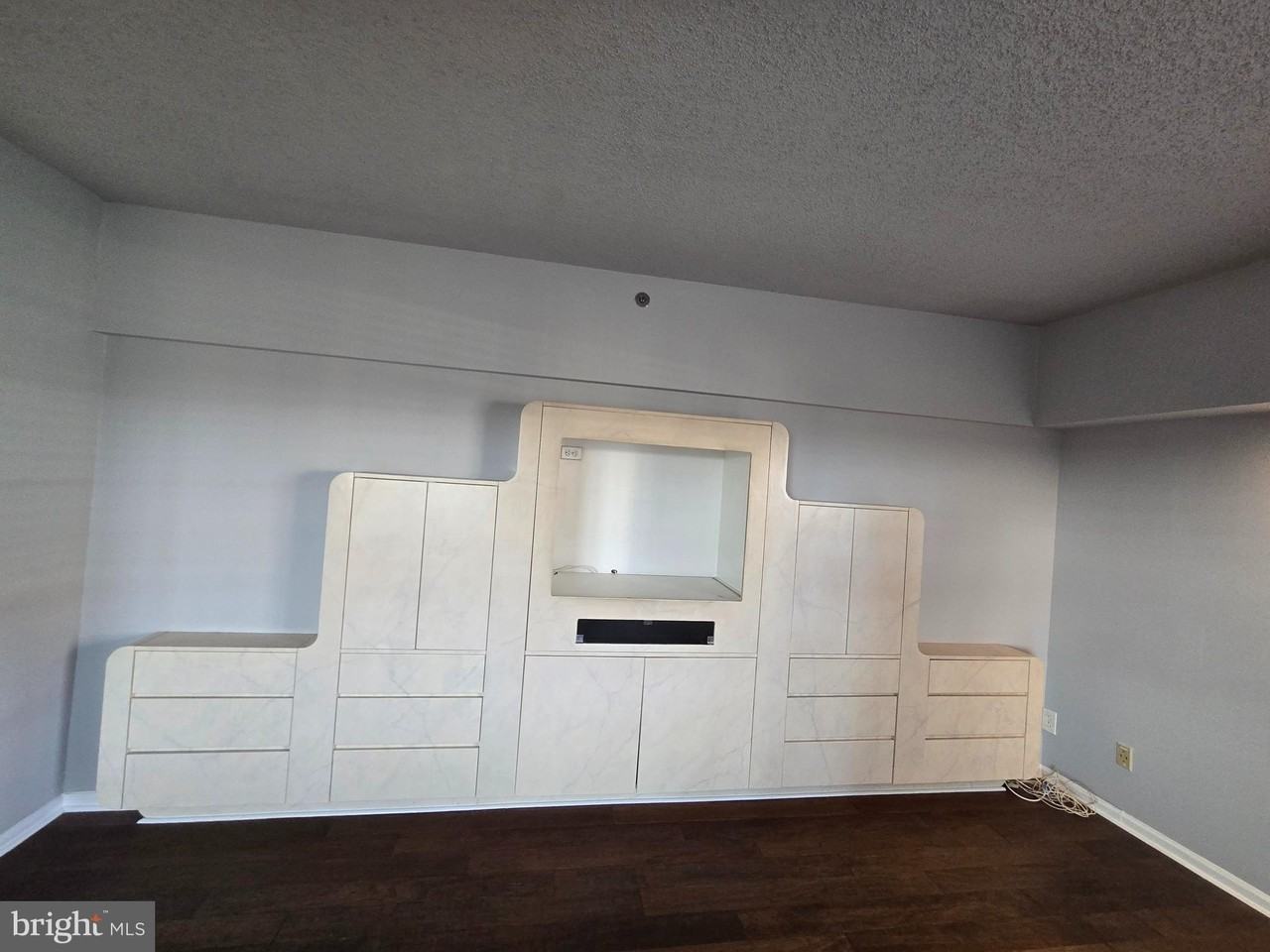 6163 Main Street - Photo 5 of 41