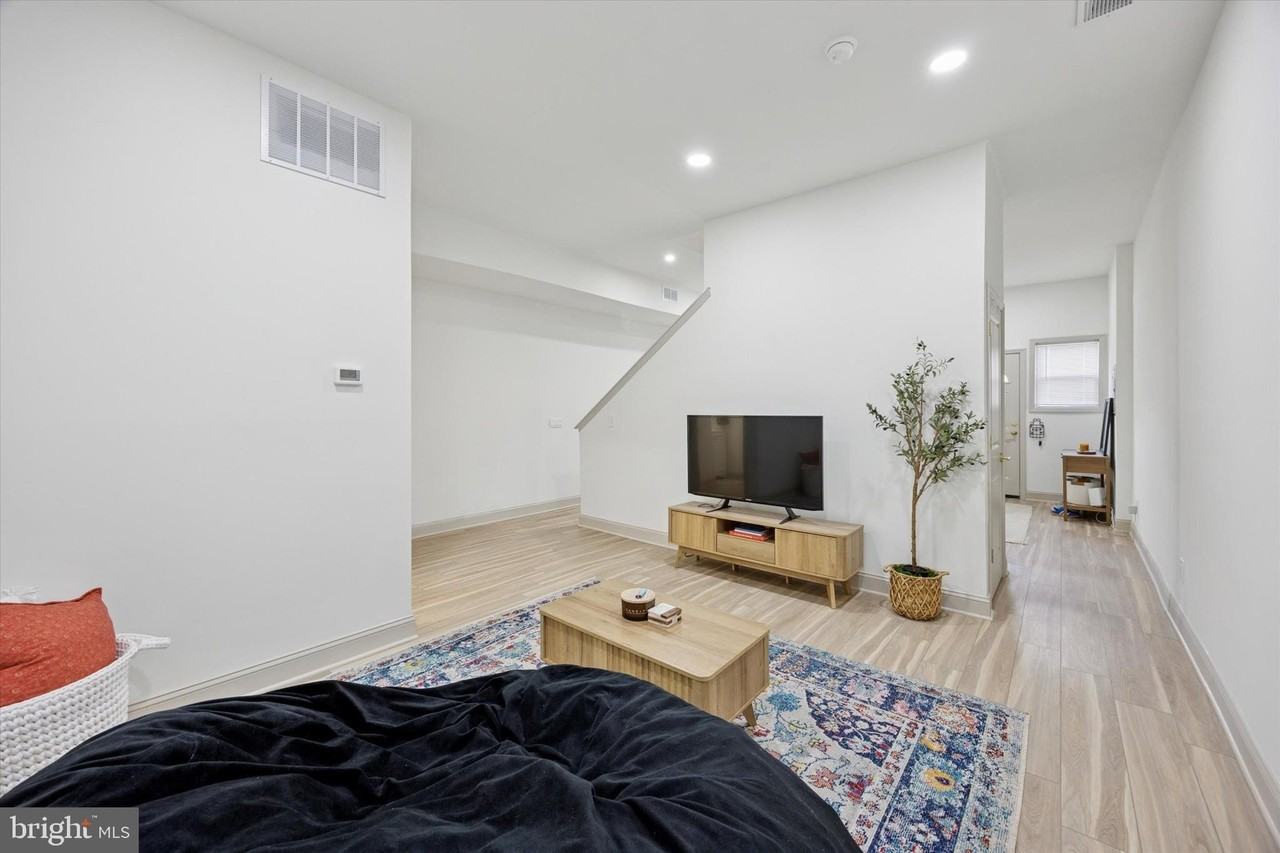 415 N Haddon Ave Unit B #B - Photo 7 of 17