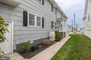1527 Bay Ave Unit B #B - Photo 1 of 1