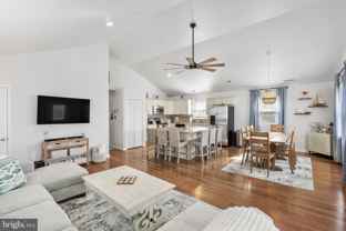 1527 Bay Ave Unit B #B - Photo 1 of 1