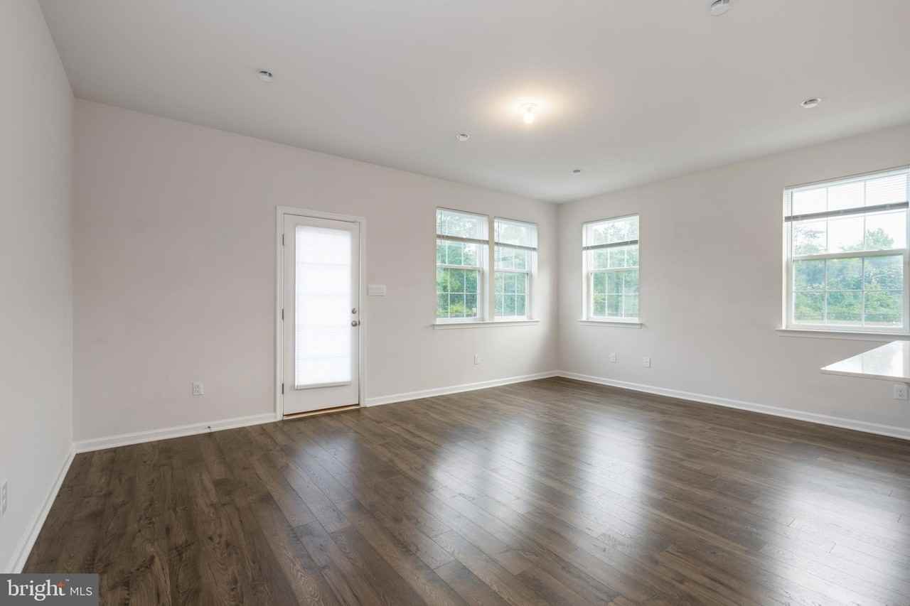 301 Mazzeo Dr - Photo 3 of 50