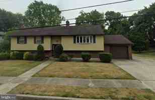 featured image of 300 New St W