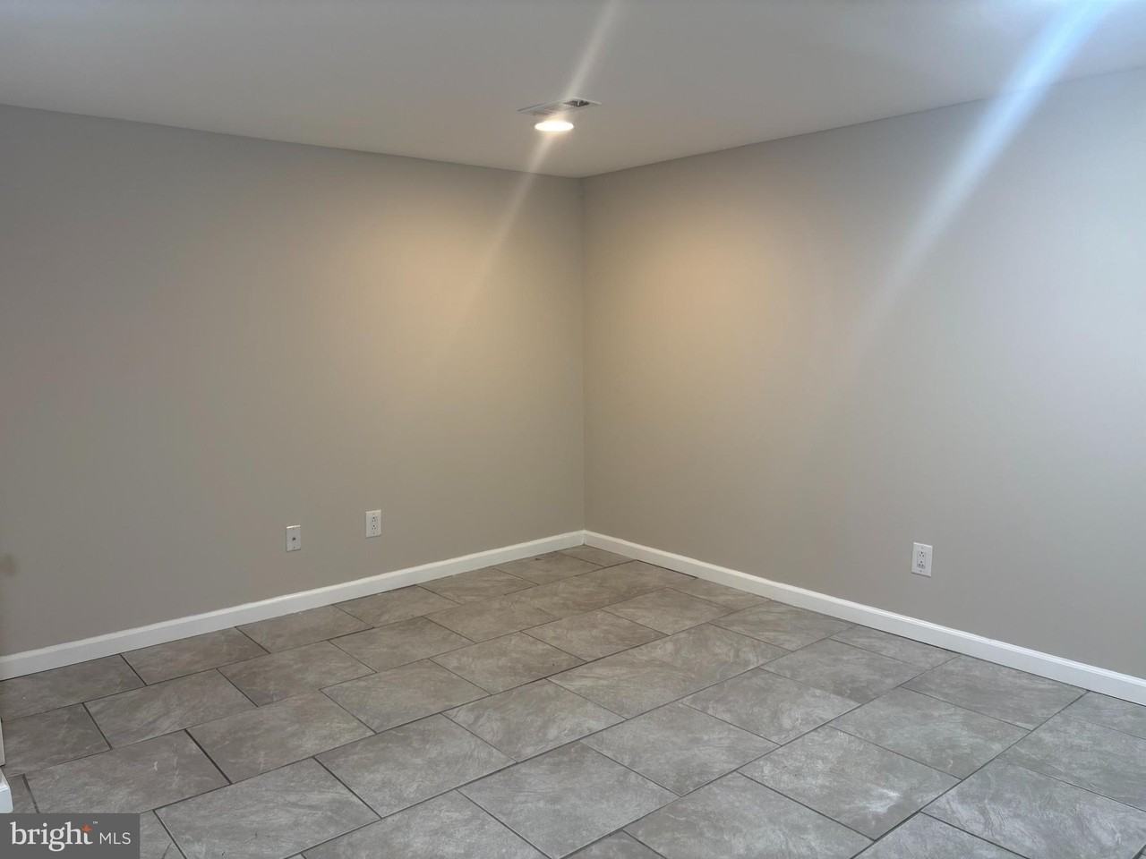 517 Tatum Street - Photo 5 of 12