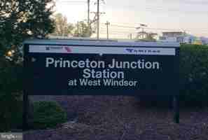 featured image of 6 Halstead Place