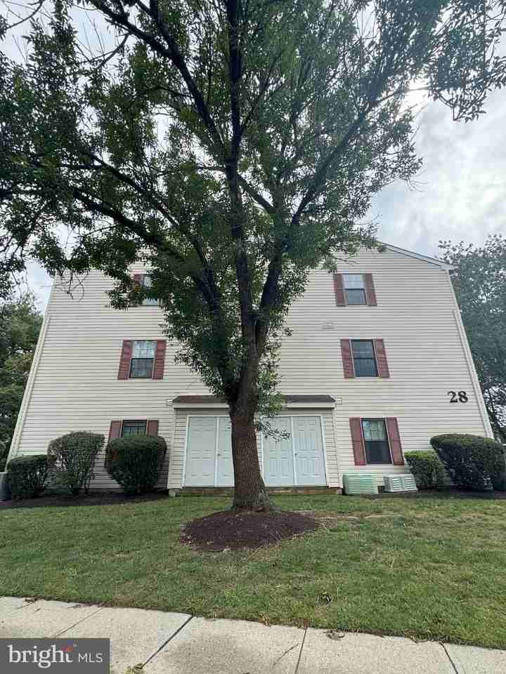 32 Scherer Court - Photo 2 of 34