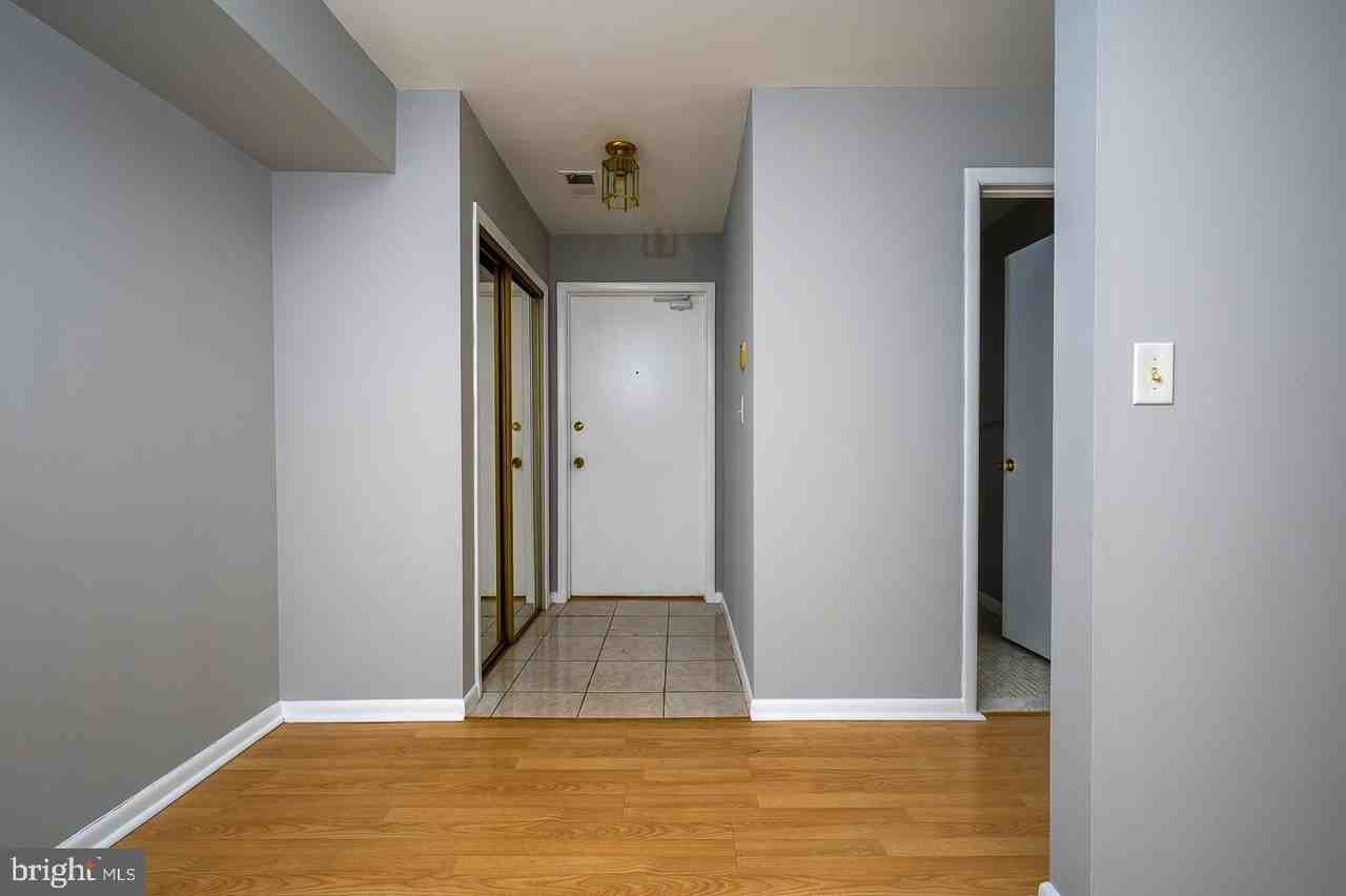 115 Cascade Ct Apt 7 #7 - Photo 3 of 27