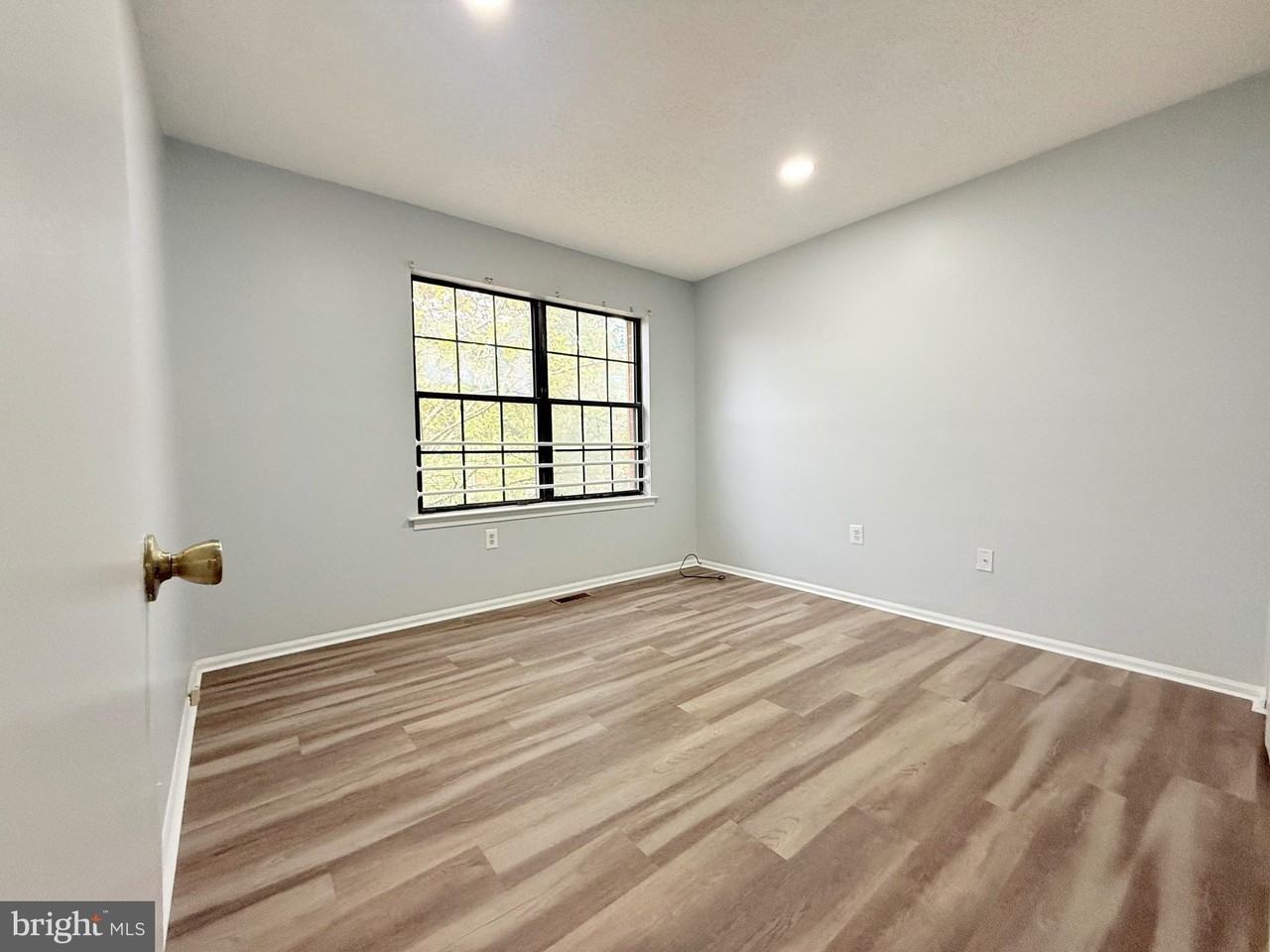 31 Drewes Court - Photo 3 of 22