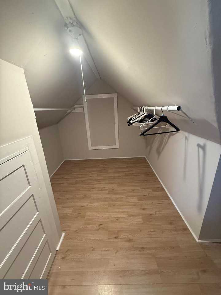 812 Edgewood Ave Apt 4 #4 - Photo 7 of 10