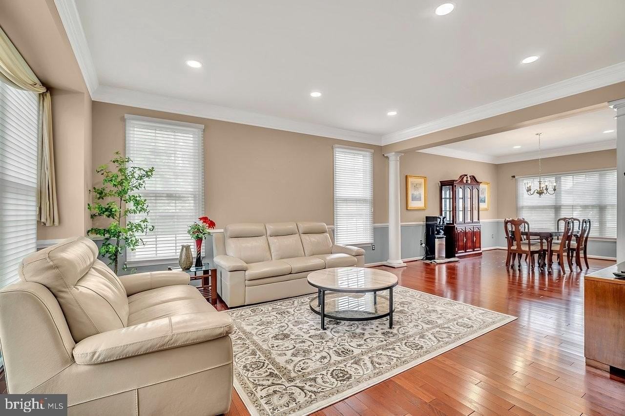 86 Renfield Dr - Photo 3 of 18