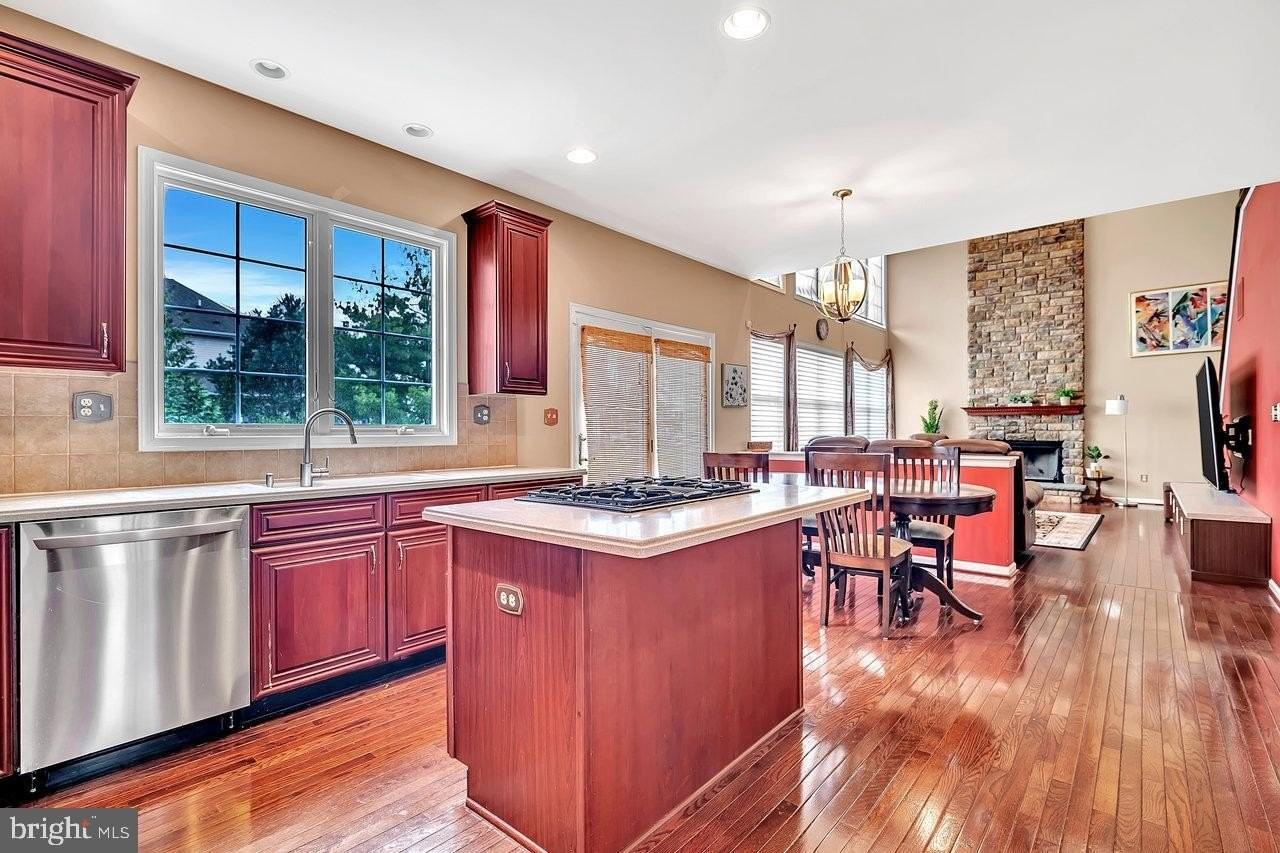 86 Renfield Dr - Photo 5 of 18