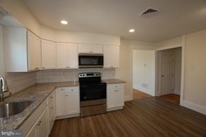 featured image of 35 35 EAST Avenue unit: Apt 2 #2