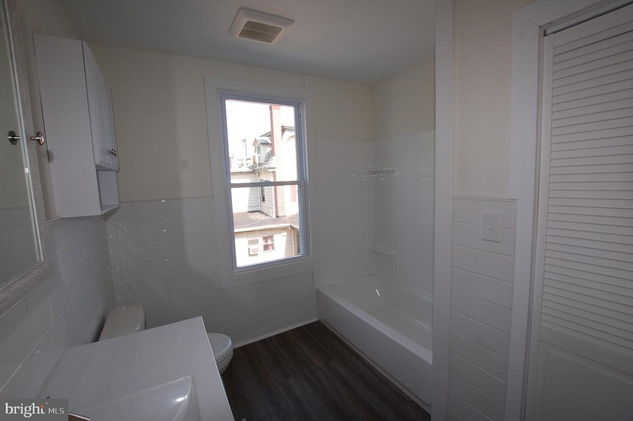 35 35 EAST Avenue unit: Apt 2 #2 - Photo 7 of 10