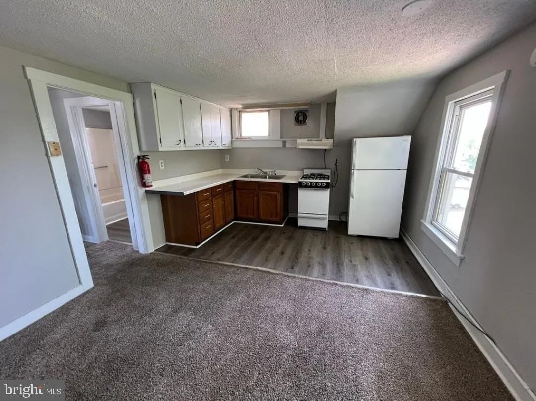 81 S Broadway - Photo 7 of 8