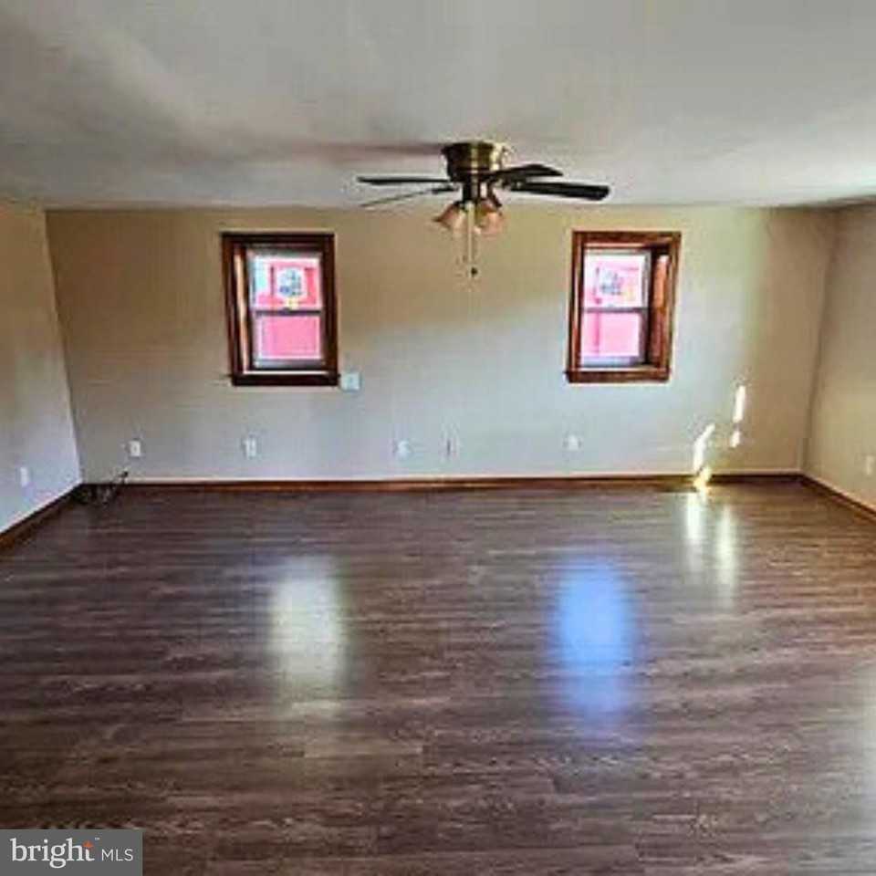 94 Buttonwood Avenue - Photo 5 of 8