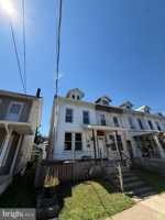 featured image of 412 W 1st St