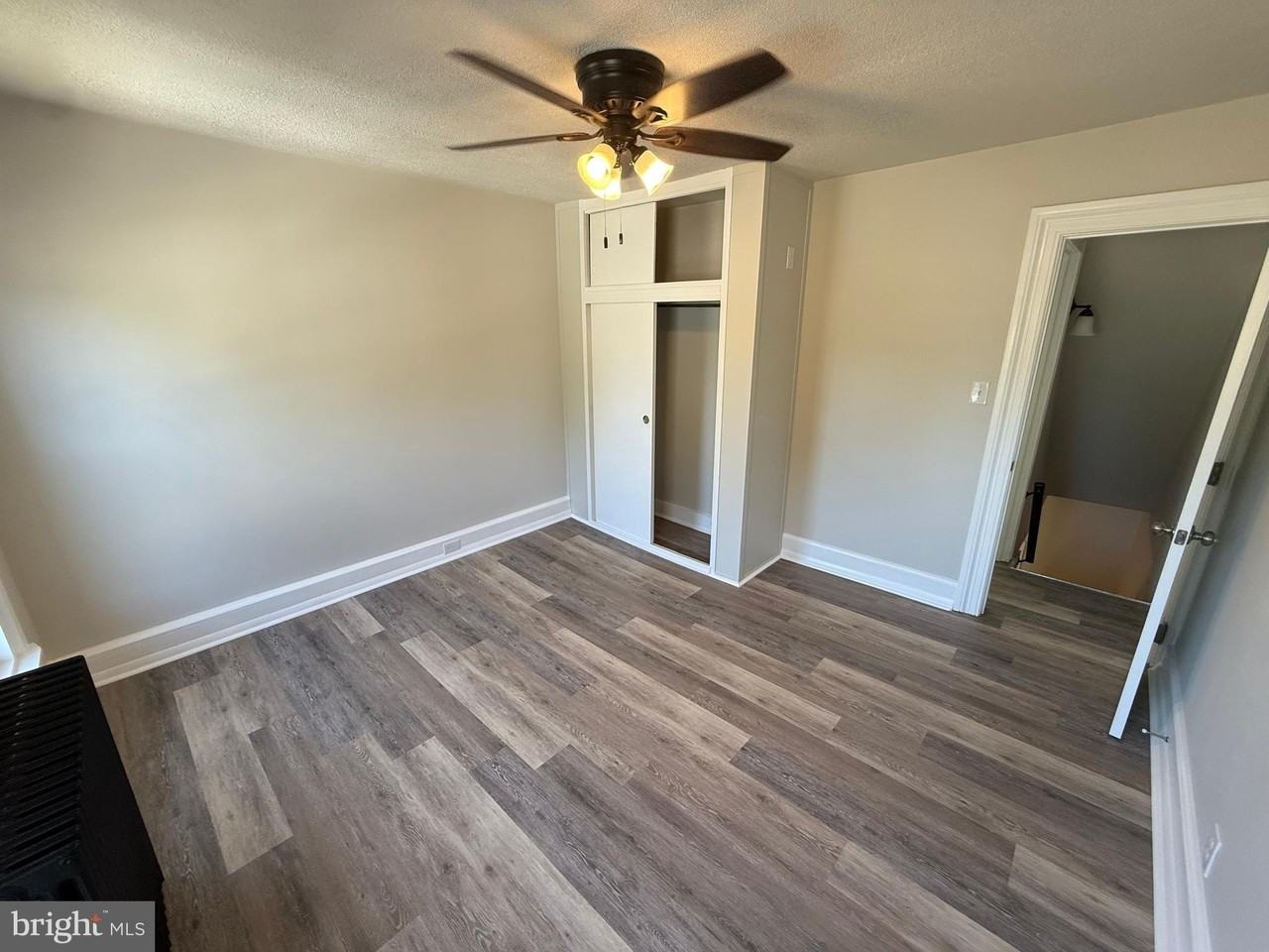 412 West 1st Street - Photo 2 of 8