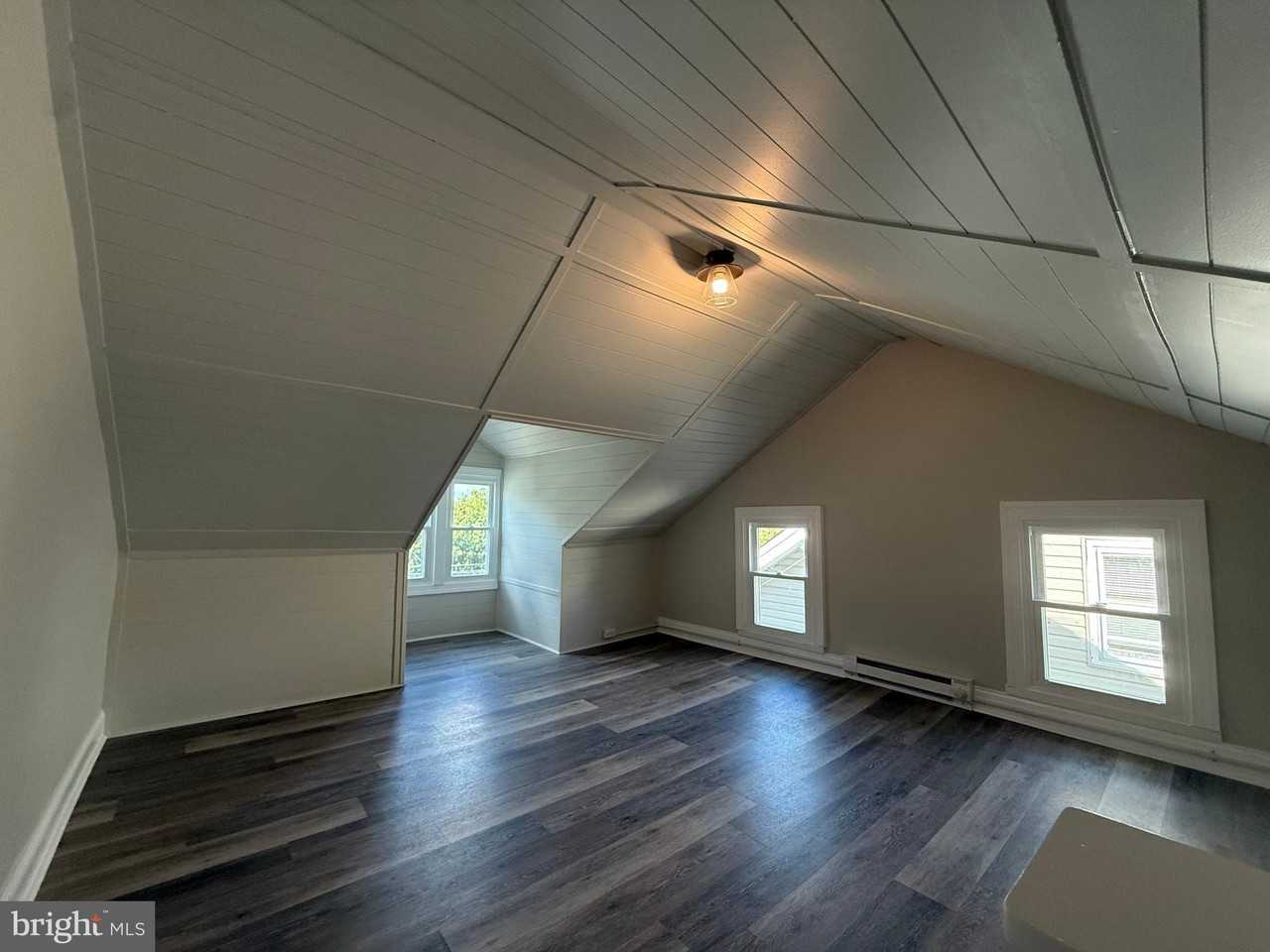 412 West 1st Street - Photo 5 of 8