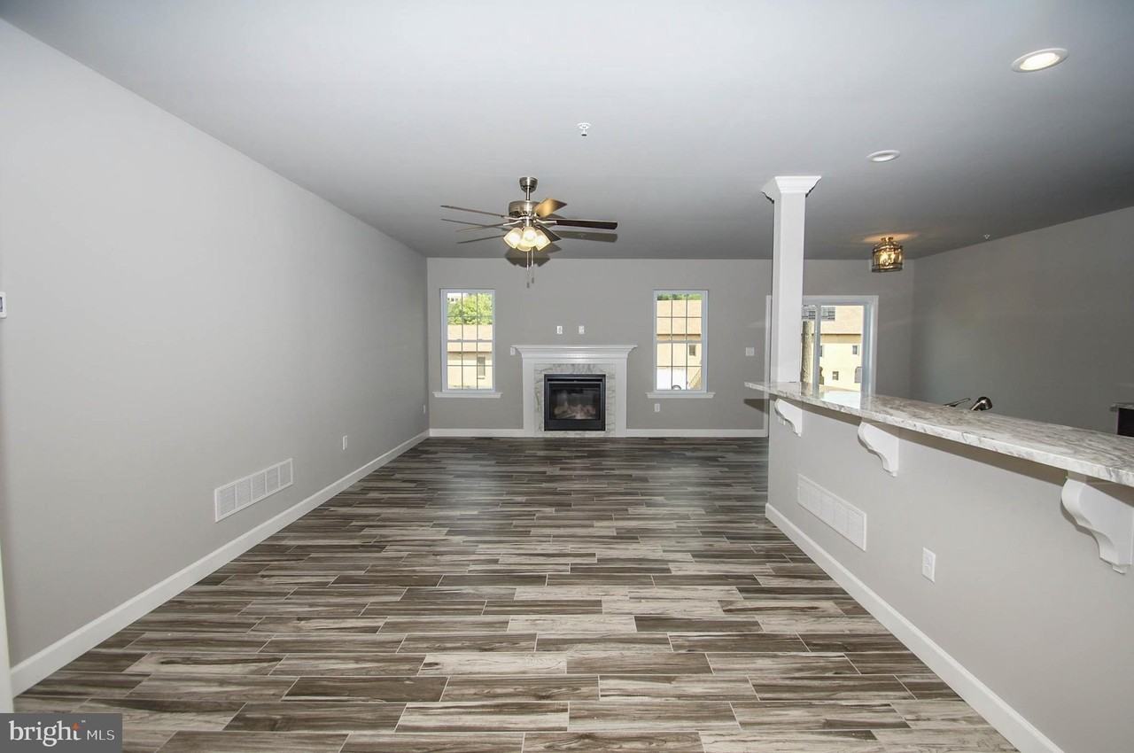 515 Elm St - Photo 2 of 15