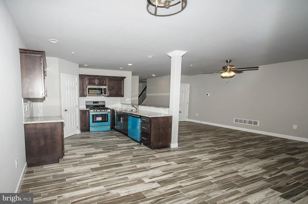 515 Elm St - Photo 4 of 15