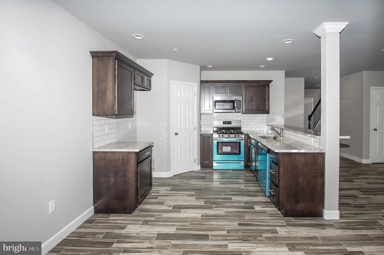 515 Elm St - Photo 5 of 15