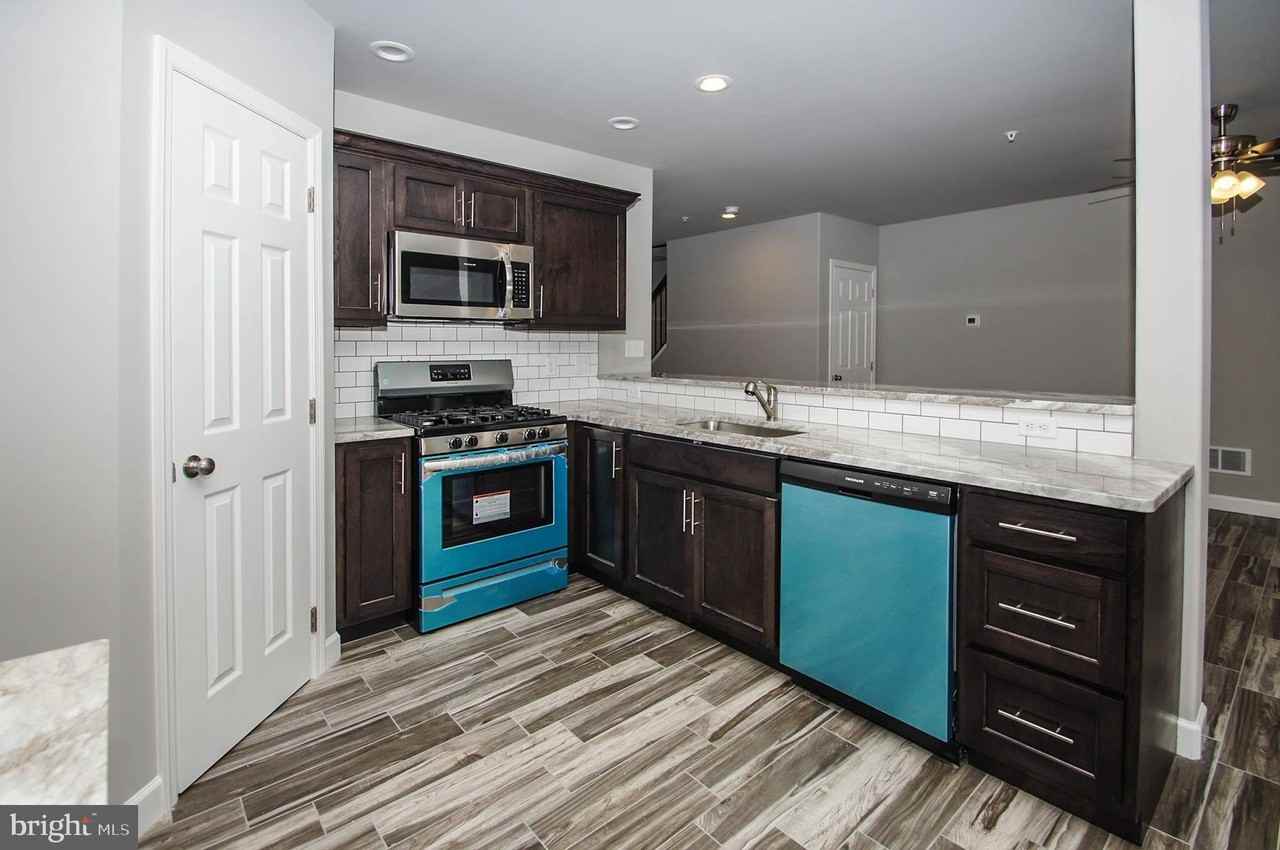 515 Elm St - Photo 7 of 15