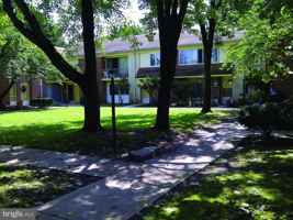 featured image of 700 E 1st St Apt 3 #3