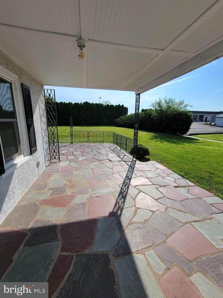 1022 Gravel Pike - Photo 3 of 18