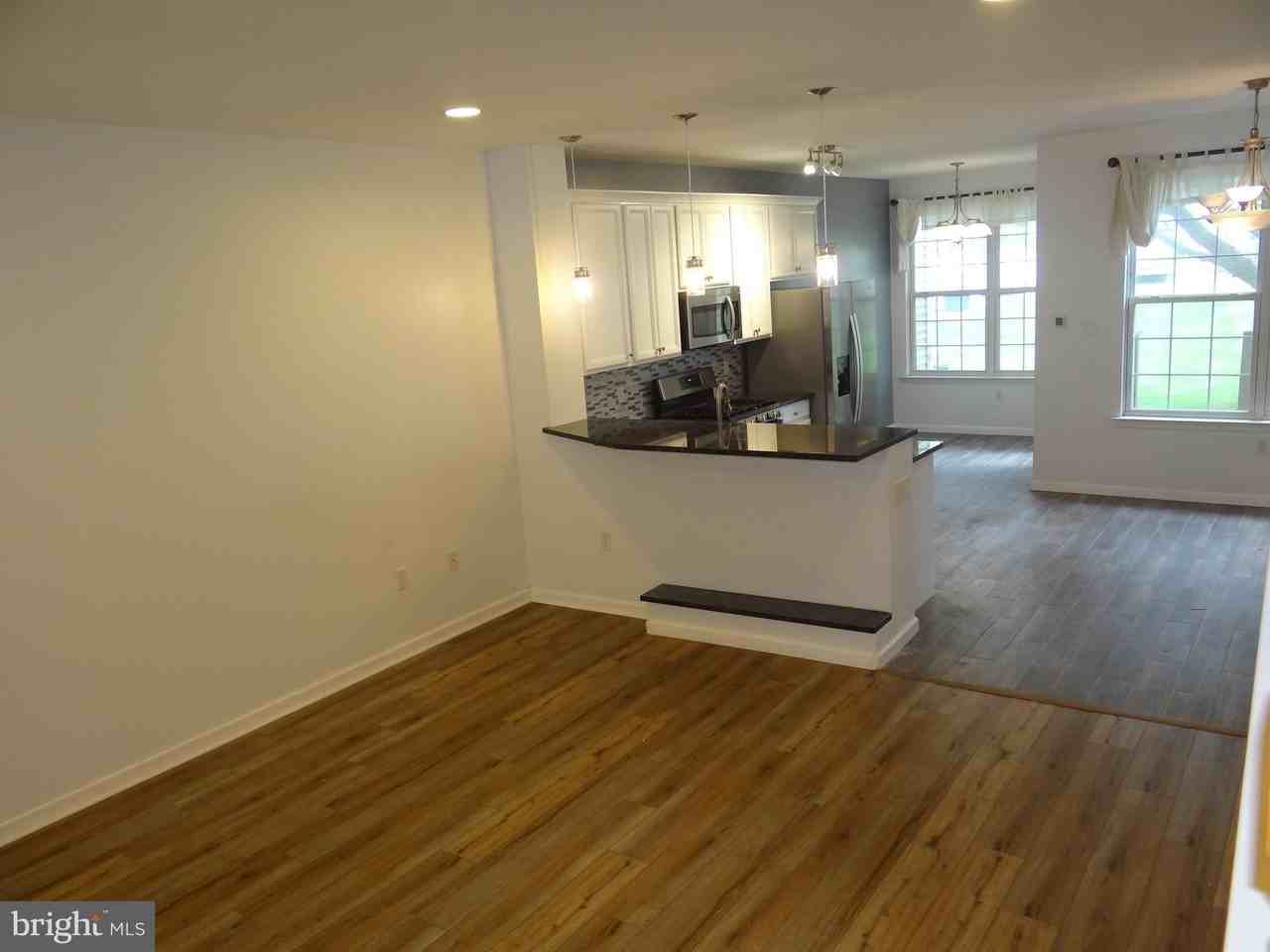 107 Country Ln - Photo 4 of 21