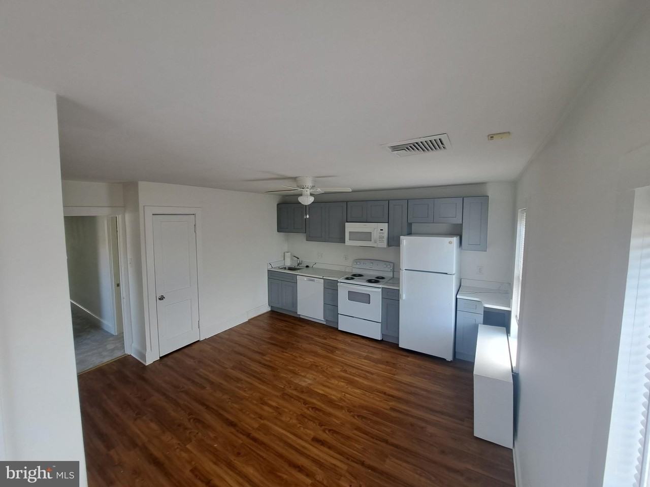 129 Bellevue Ave - Photo 2 of 9