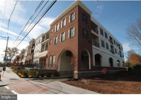 featured image of 200 N Sycamore St Apt 2i #2I