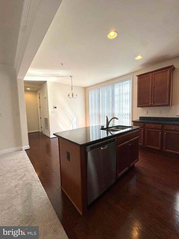 1414 Benton Way - Photo 6 of 22