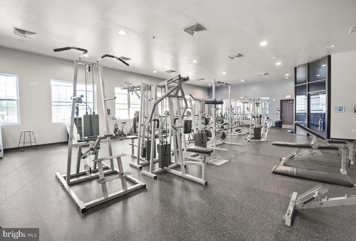 19000 Cub Cir - Photo 3 of 16