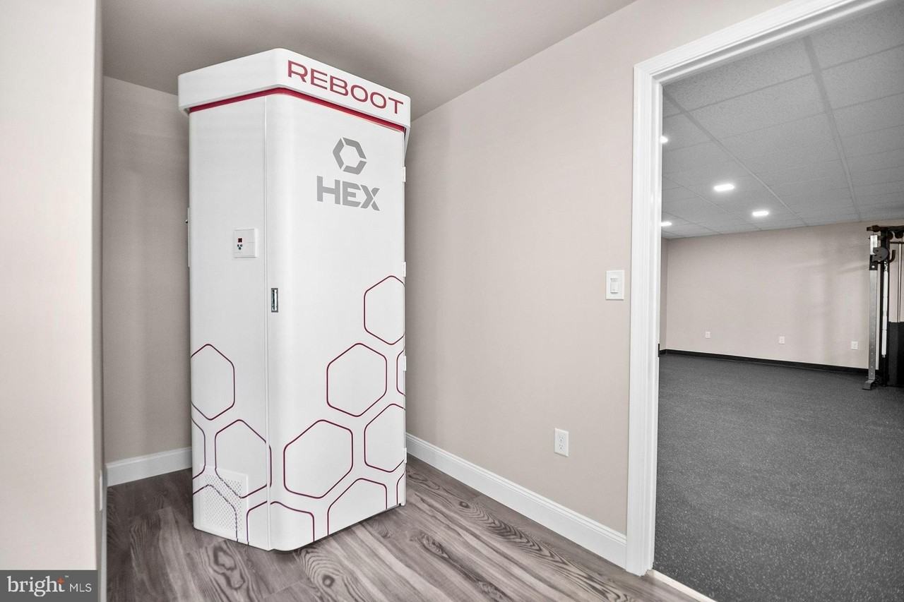 19000 Cub Cir - Photo 6 of 16