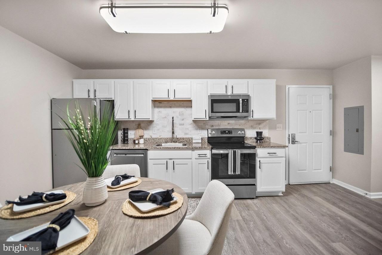 13000 Cub Cir - Photo 3 of 26