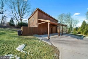 featured image of 920 Horseshoe Pike